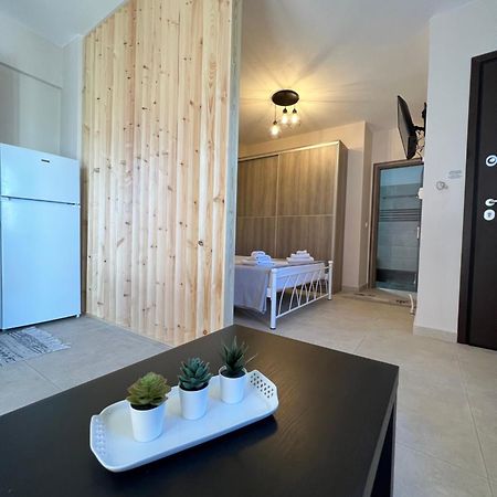 Phil'S Apartments Lefkada City Екстер'єр фото