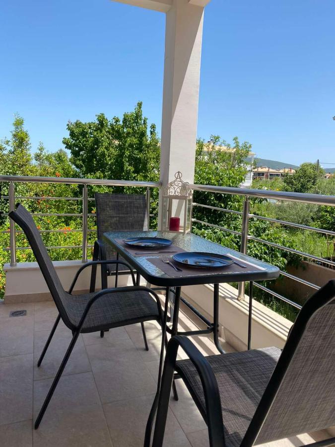 Phil'S Apartments Lefkada City Екстер'єр фото