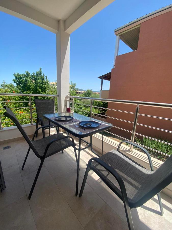 Phil'S Apartments Lefkada City Екстер'єр фото