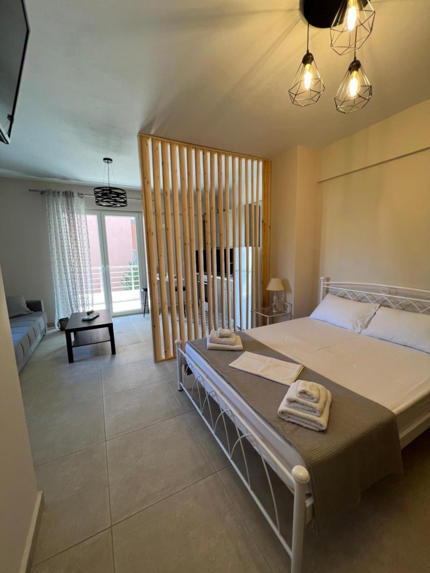 Phil'S Apartments Lefkada City Екстер'єр фото
