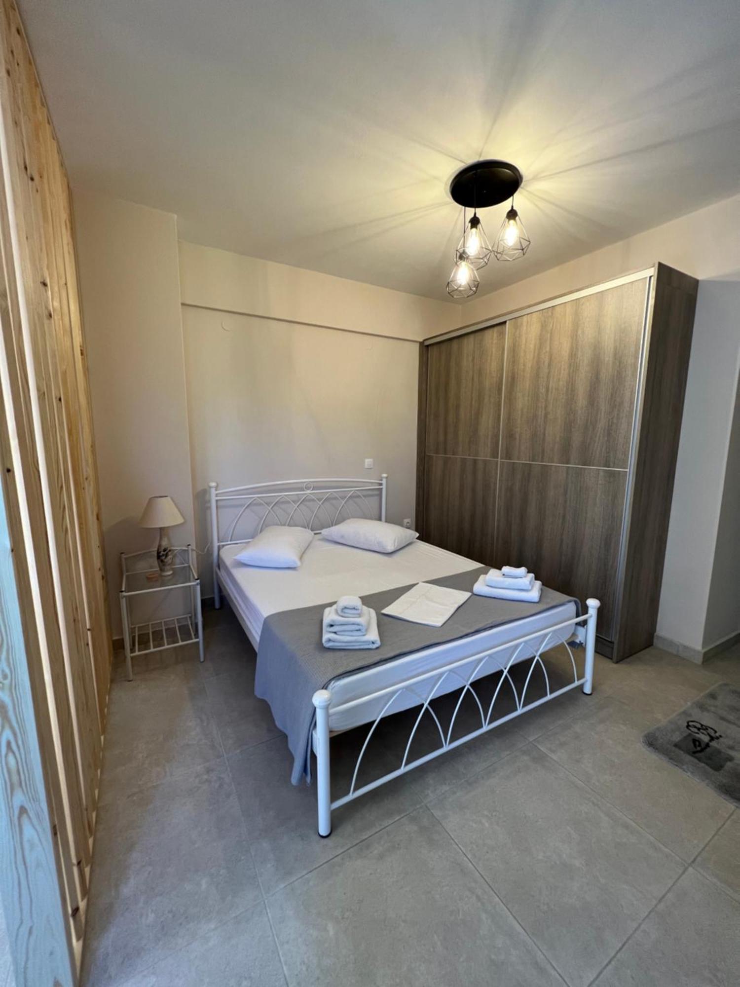 Phil'S Apartments Lefkada City Екстер'єр фото