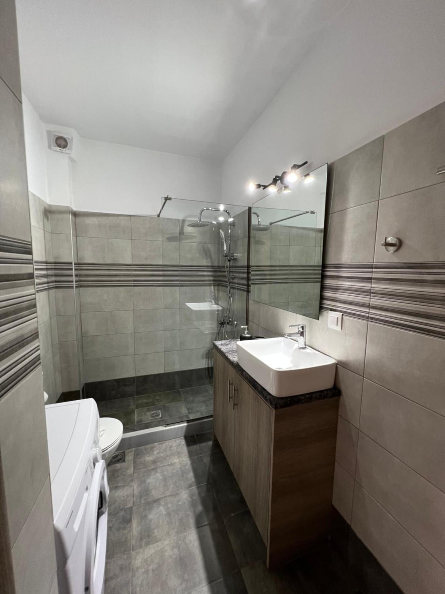 Phil'S Apartments Lefkada City Екстер'єр фото