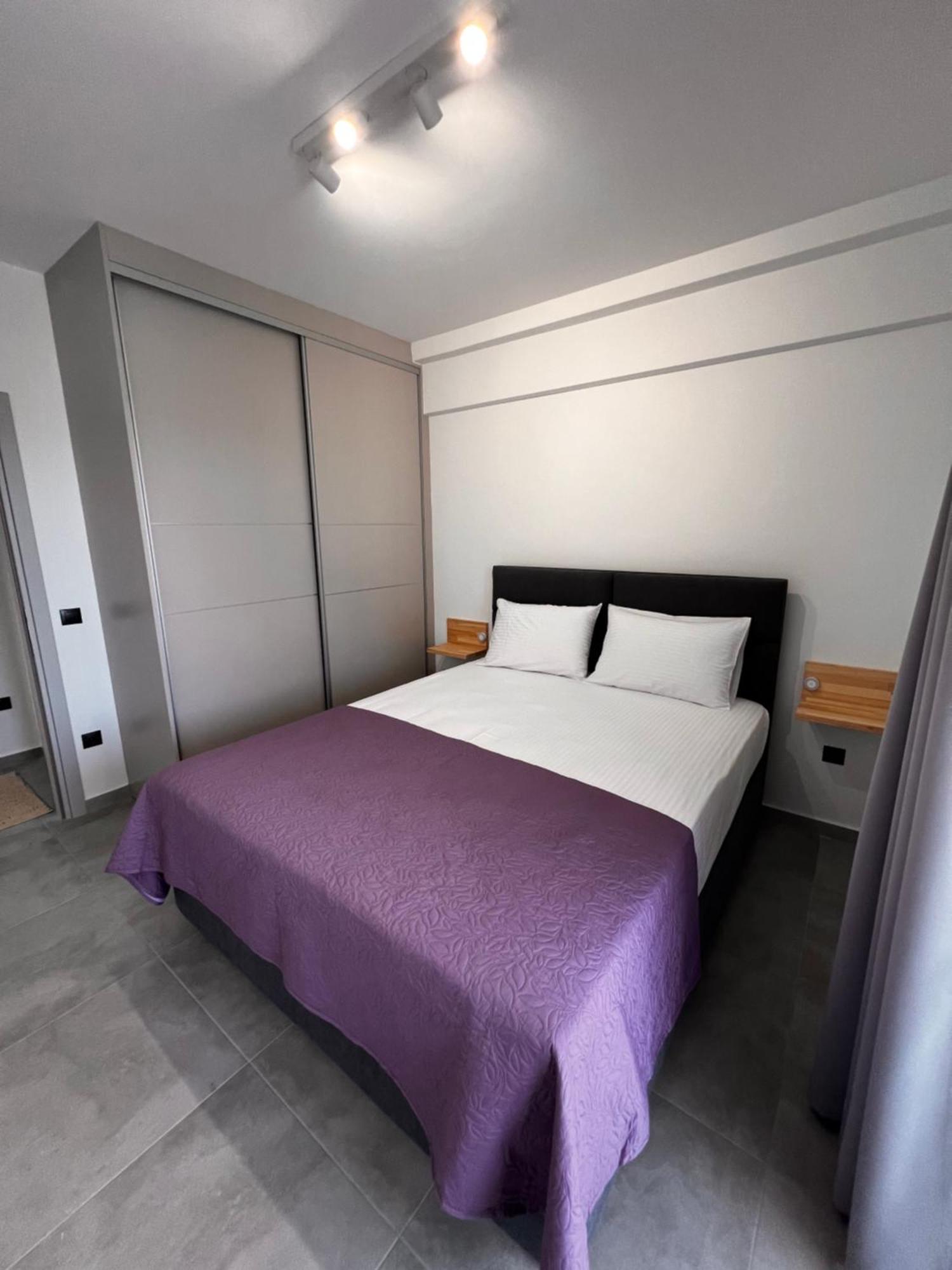 Phil'S Apartments Lefkada City Екстер'єр фото